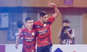 CAHN lại thắng đậm để chiếm đầu bảng V-League